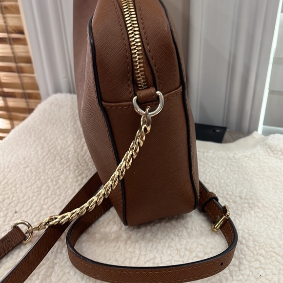 Michael Kors Jet Set Crossbody - Picture 4 of 11